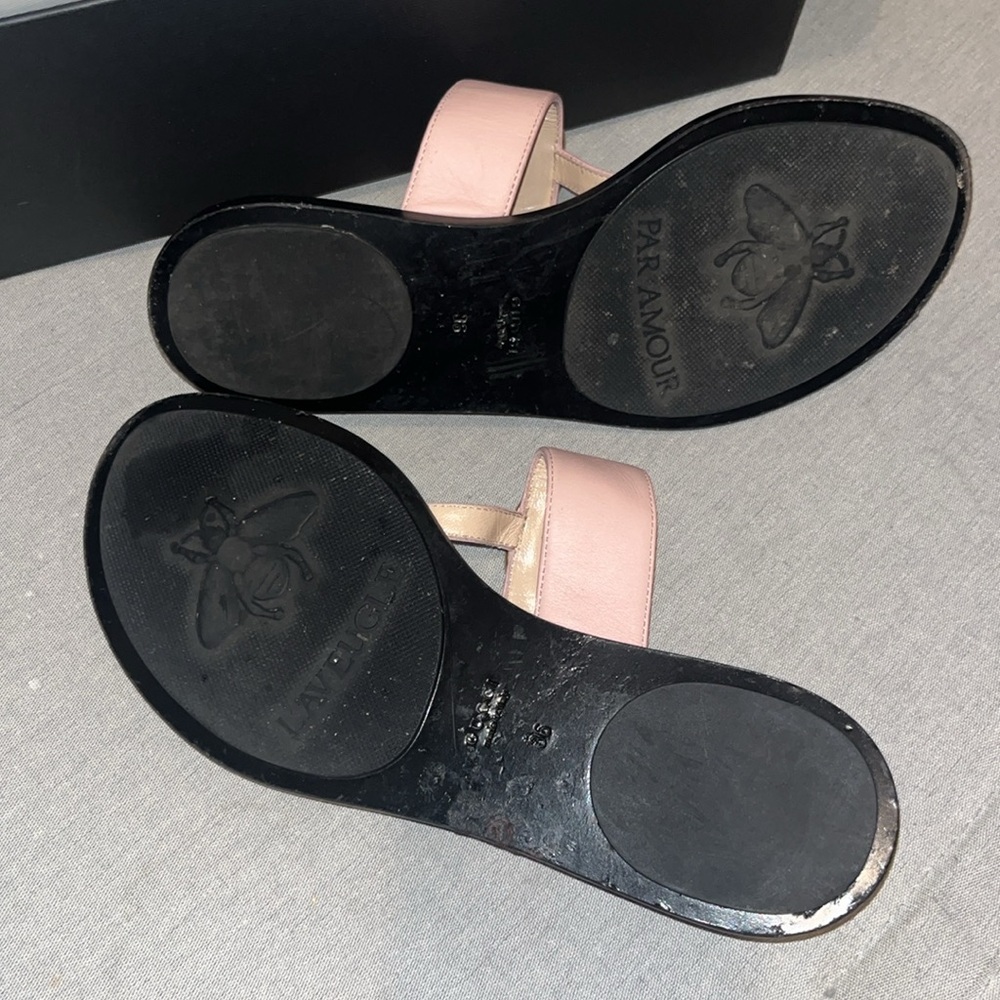 Gucci
Double G Logo Leather Flip Flops - Picture 5 of 11